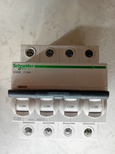 Disjoncteur schneider electric - schneider,