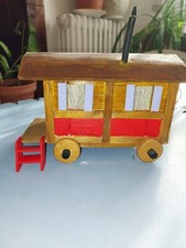 ROULOTTE EN BOIS POUR SANTONS