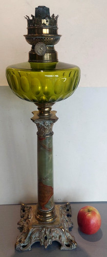 Belle lampe pétrole - à,