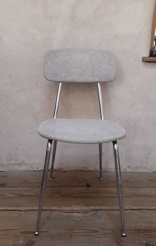 Chaise piètement compas