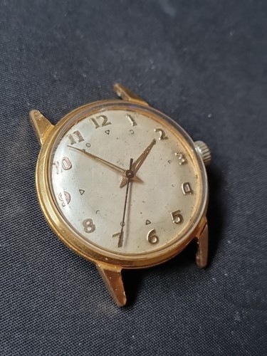 Ancienne montre mécanique - montre, 17