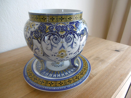 Cache pot tripode - et, son