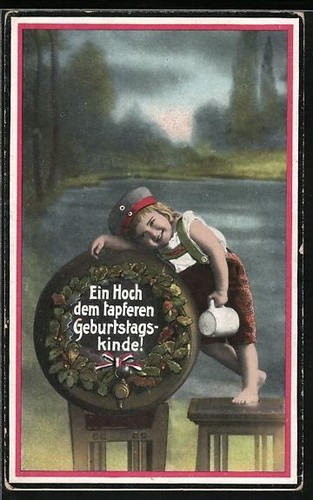 Petit enfant avec chope - , à