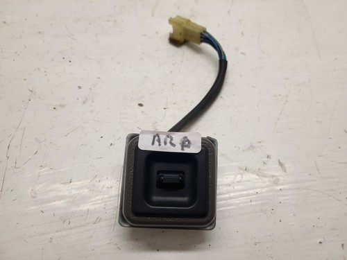 Bouton lève vitre arrière