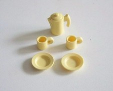 Playmobil tableware - set of 2 cups, plates & coffee maker light yellow