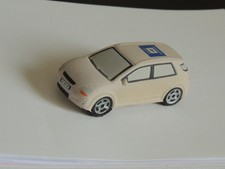 Voiture publicitaire en mousse