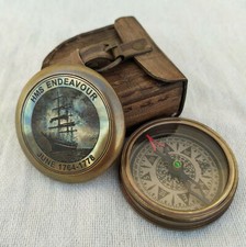 Ancienne boussole de travail