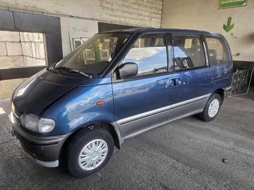 Calandre nissan serena phase - 1,