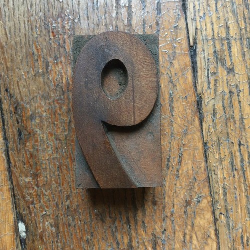 9 chiffre ancienne - n°6, ou