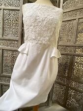 Robe guipure à basque 42