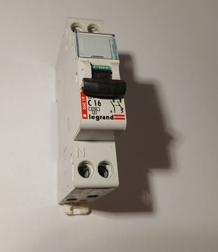 Disjoncteur c16 legrand - disjoncteur,