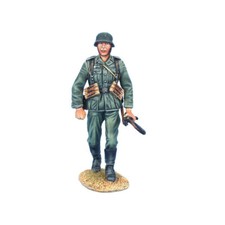 First Legion - GERSTAL066 German Soldier Walking with MP40
