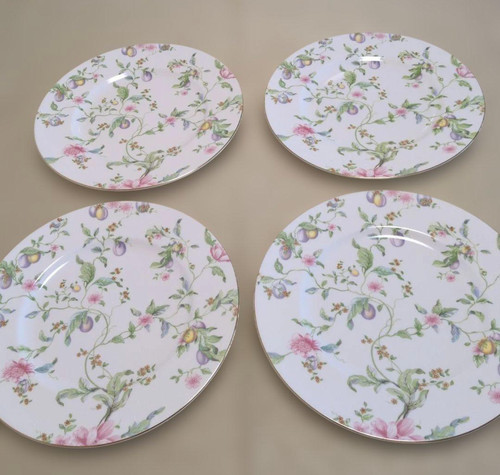 Ensemble assiettes à - 4,
