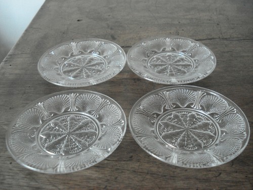 Petites assiettes anciennes - petites,