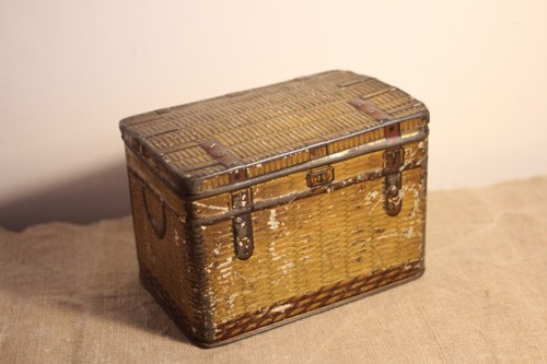 Ancienne rare boîte en - et,