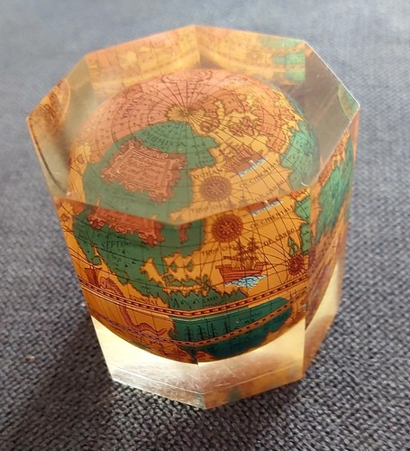 Presse papier mappemonde globe - papier,