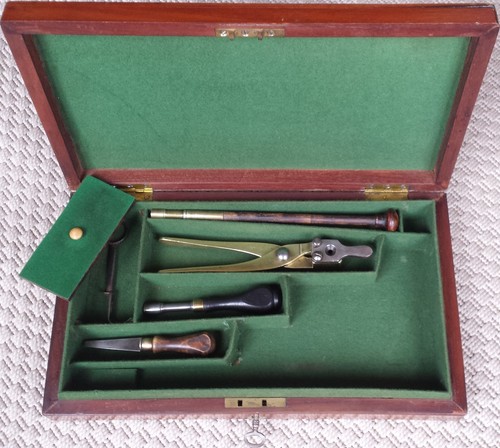 Coffret ancien revolver avec - coffret,