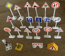 Lot panneaux signalisation