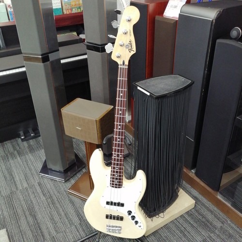 Guitare basse électrique