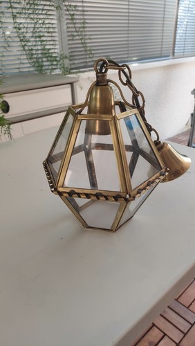Suspension laiton verre - laiton, et