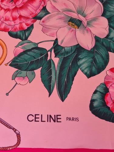 Superbe foulard carre - superbe,