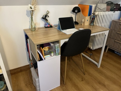 Bureau avec rangements - ,, très