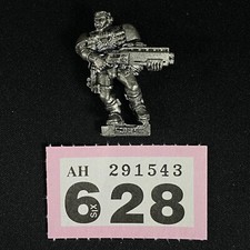 Espace Marine Avec Fusil de Chasse Lanceur Adeptus Huguette Warhammer