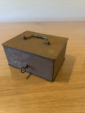 Magnifique Petit Coffre En