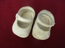 PAIRE DE CHAUSSURES ANCIENNES