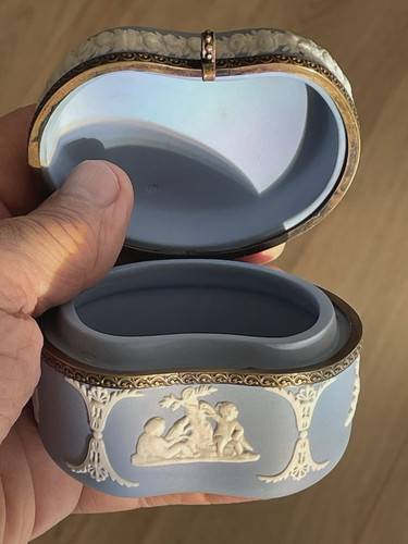 Coffret porcelaine biscuit