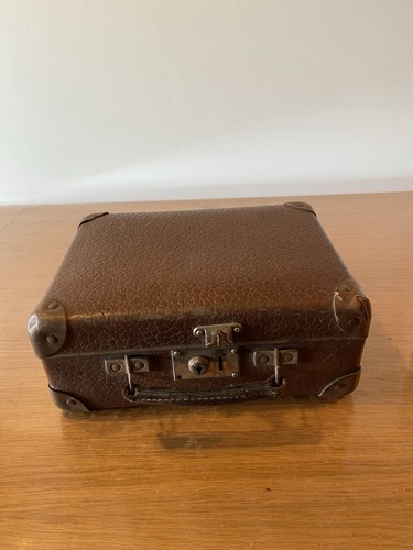 Petite valise ancienne - , rigide