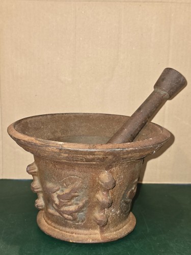 Ancien gros mortier pilon - pilon, en
