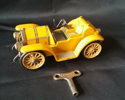 Voiture schucco mecanique - ,