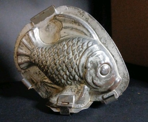 Poisson rouge charnieres - rouge,