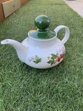 Seltmann Weiden Bavaria Porcelain Strawberry Teapot
