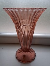 VASE ancien EN VERRE MOULÉ Rose- Art Déco