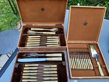 ANCIENNE ET BELLE MENAGERE EN CORNE ET INOX AVEC COFFRETS