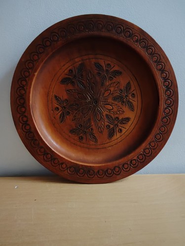 Assiette bois sculpté - assiette,