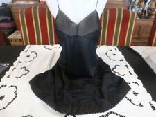 jolie combinaison&fond de robe