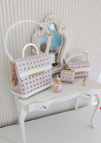 Miniature pour poupées