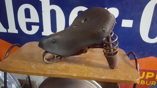 Ancienne petite selle - ancienne,