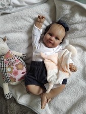 bébé reborn souriante Maelle