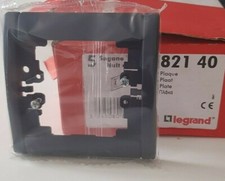 82140 Legrand  Sagane Plaque