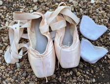 Bloch Hannah S0109 Pointe Ballet Shoes Pink Satin Women 5 Medium XX + Toe Pads
