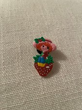 Jibbitz Crocs Chaussure pin’s Charm Charlotte aux fraises 1