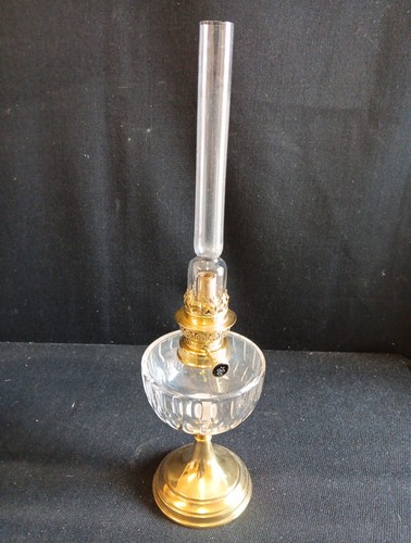 Ancienne lampe pétrole - ancienne, à