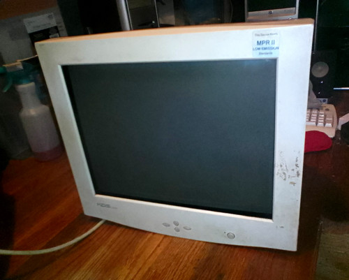 Kds usa 17in crt - crt, monitor