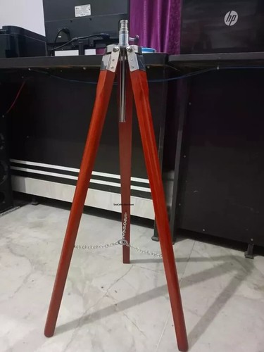 Tripod wooden floor - wooden, marin
