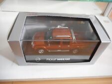 J Collection Nissan Pick-up Hobie Cat en orange au 1:43 en boîte