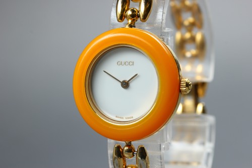 Exc montre à - [exc+5], quartz